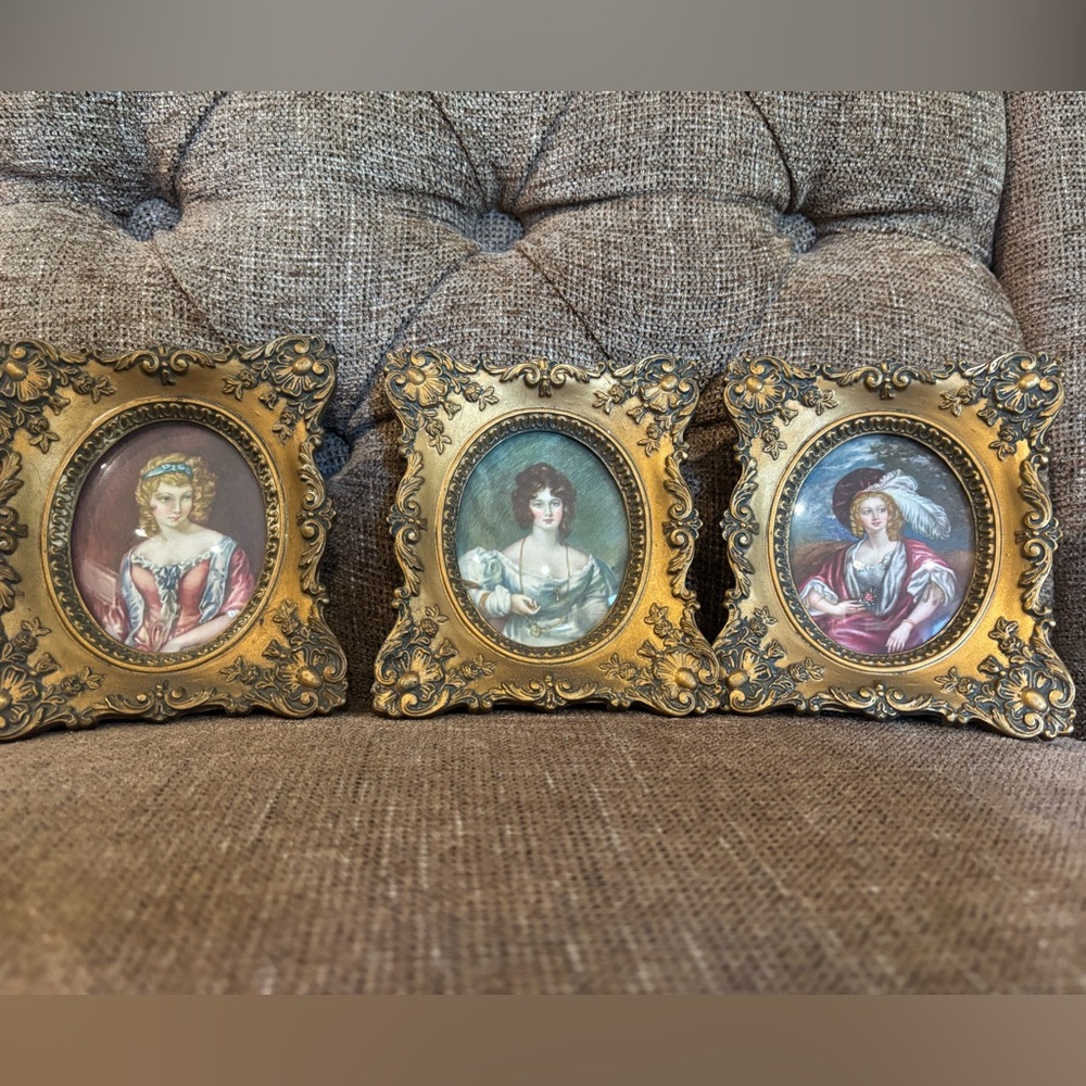 A CAMEO CREATION.  Set of 3
Elegant Gold Framed Portrait Set